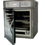 CO2 incubators, also with O2 reduction